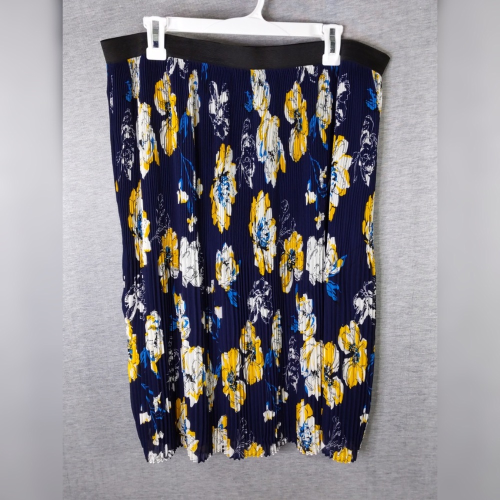 Jaclyn Smith Floral Pleated Skirt- w/flaw - Picture 3 of 9